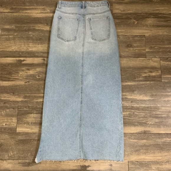 Forever 21 jeans distressed skirt - Picture 3 of 6